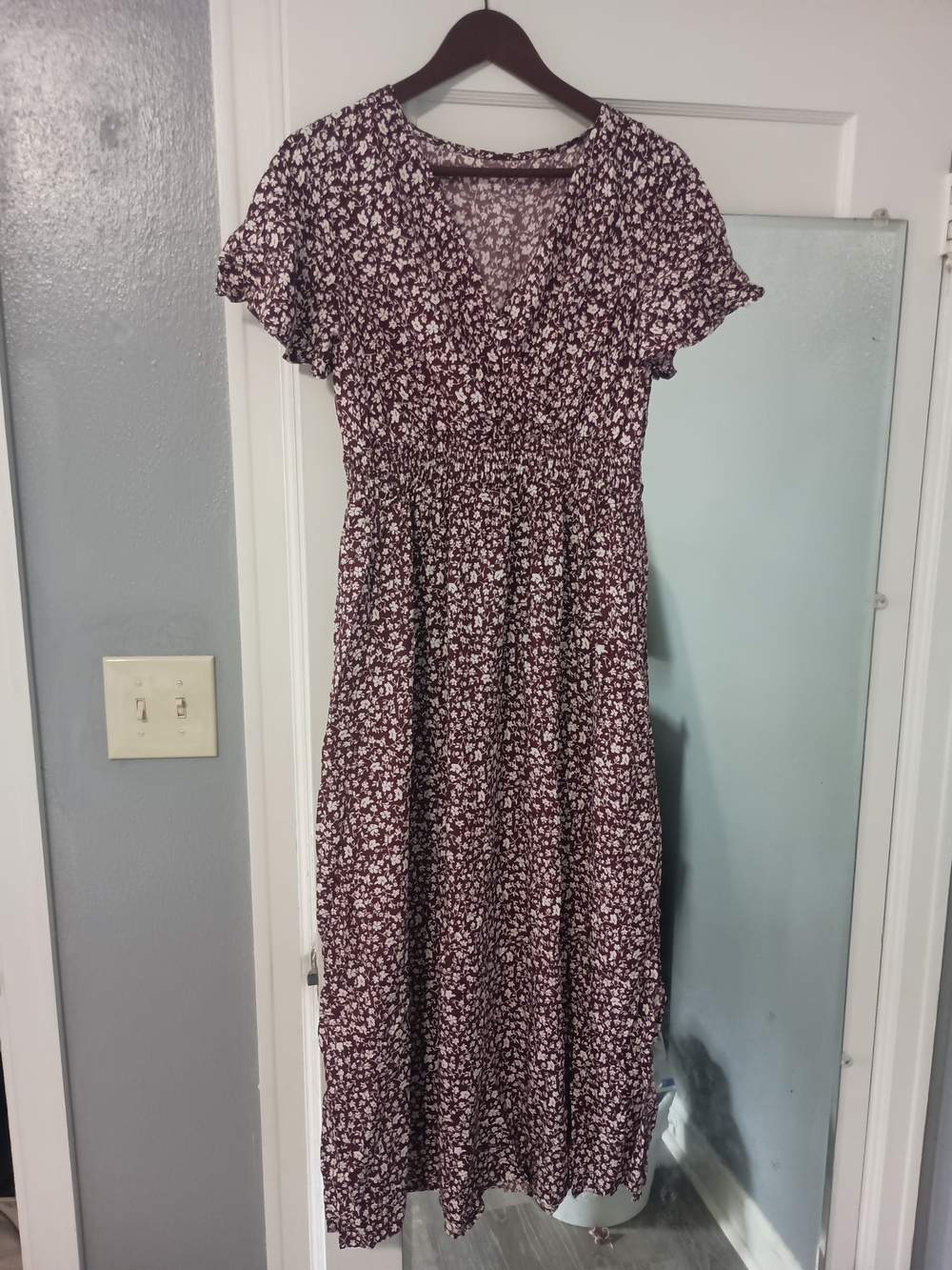 SHEIN Burgundy Floral V-Neck Maxi Dress